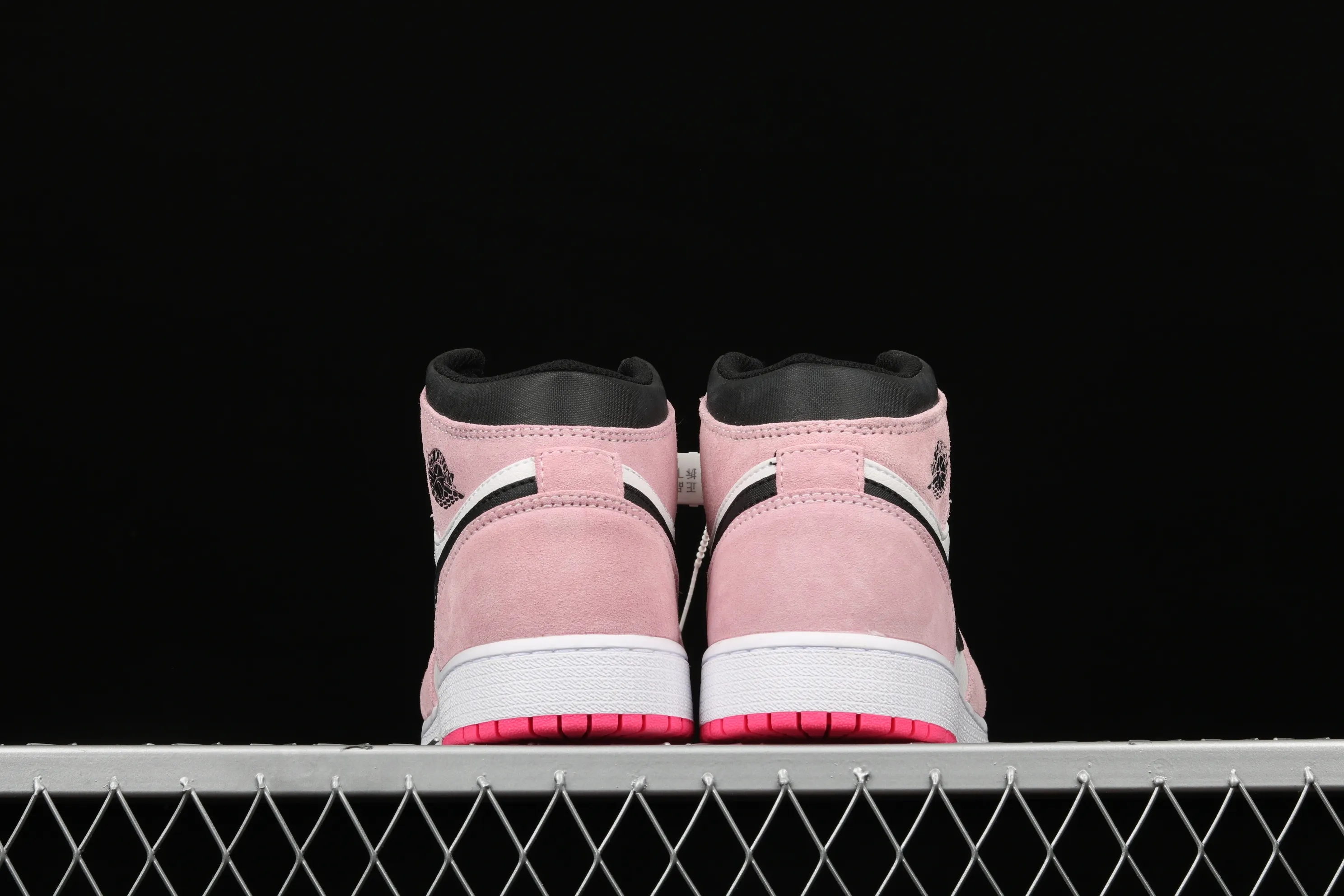 All Categories Air Jordan Jordan Series Basketball Shoes Air Jordan 1 Mid Air Jordan 1 Mid AJ1 Women's 7-hole Dirty Pink Suede Mid Toe 852542-801